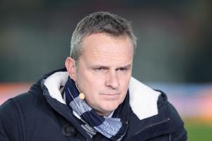 博伊射门反弹到后卫手臂造点!哈曼质疑:我受够了,这不是足球