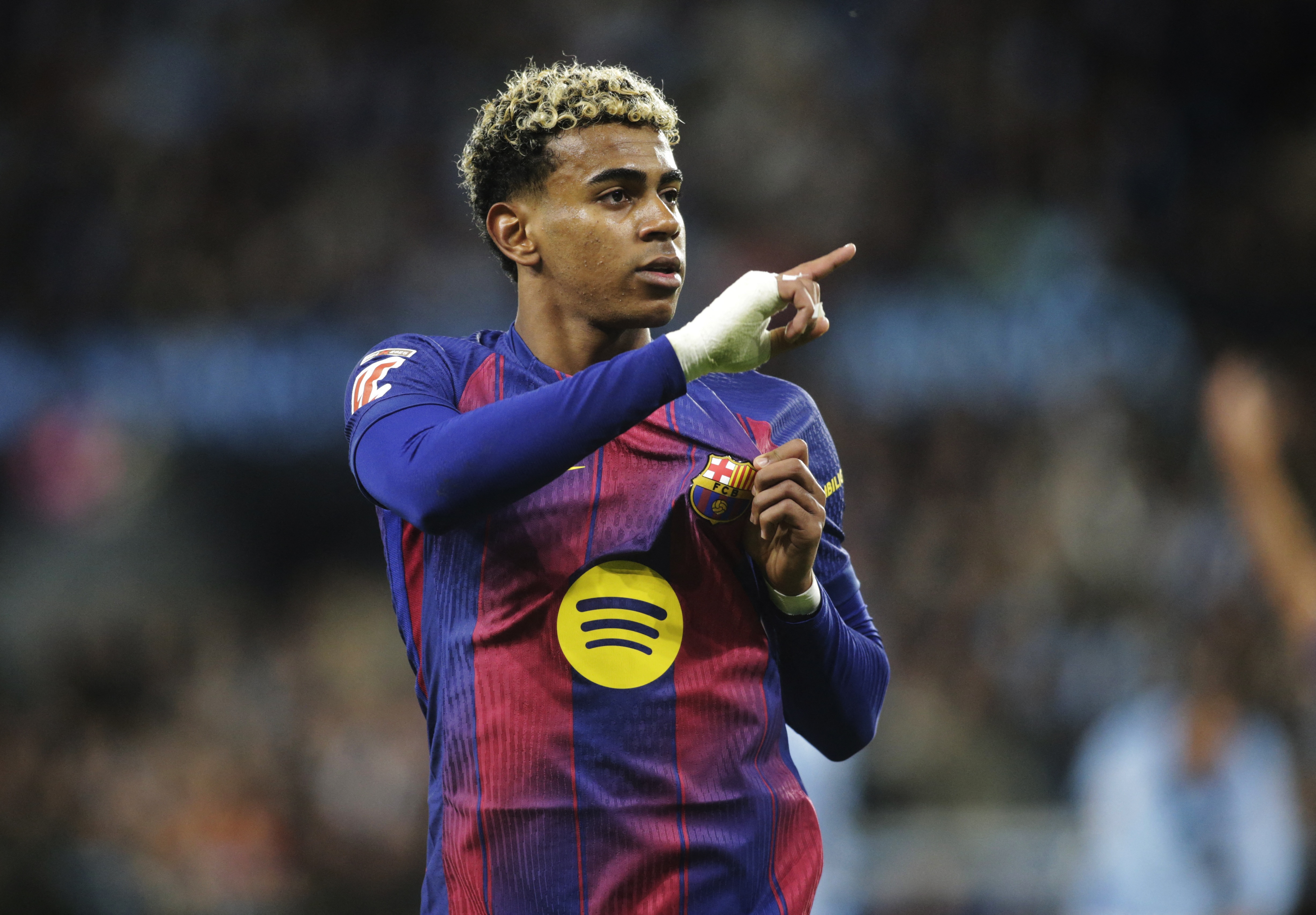 开云注册入口-五大联赛过人榜：亚马尔遥遥领先，多库、姆巴佩、维尼修斯在列