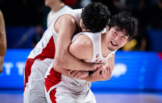 日本再演末节绝境逆转 距离巴黎奥运仅有一胜之遥